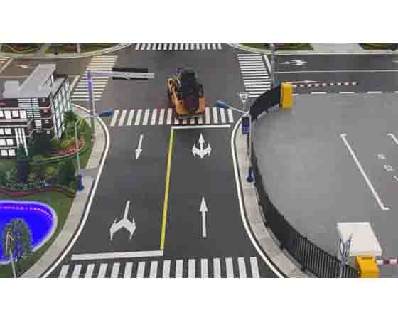 車(chē)路協(xié)同仿真沙盤(pán)及仿真車(chē)輛